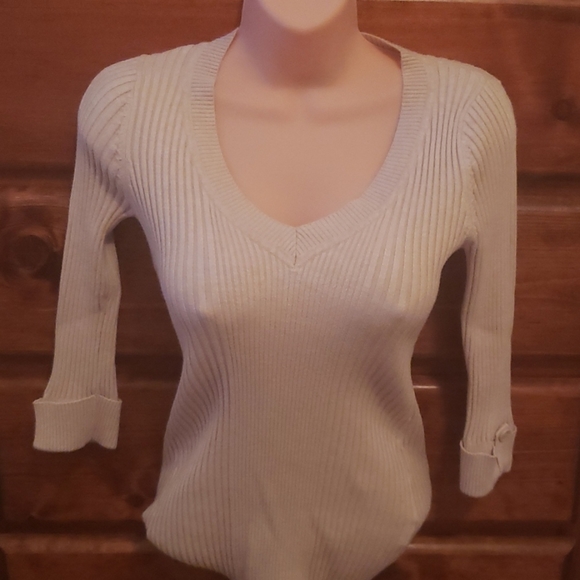 Pink Rose sweater - Picture 1 of 9